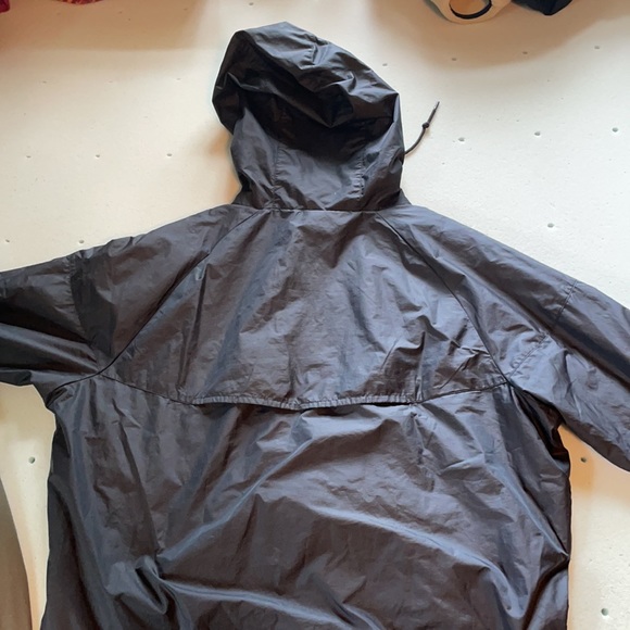 Nike Windbreaker - Picture 2 of 4